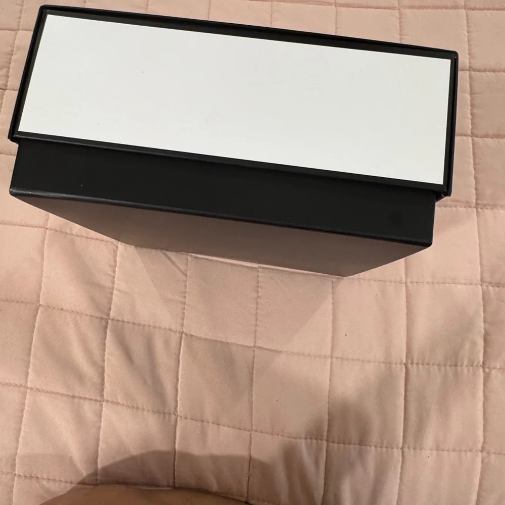 Gift Box with Ribbon - Picture 6 of 10